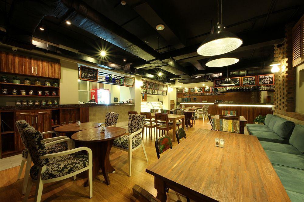 โรงแรมอธิ ชายา ซันเซ็ต โรด กูตา ภายนอก รูปภาพ