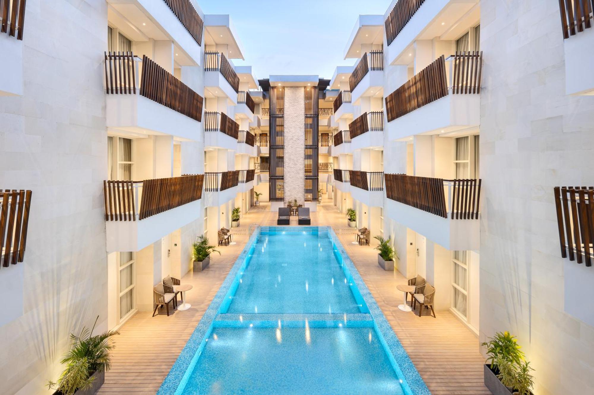 โรงแรมอธิ ชายา ซันเซ็ต โรด กูตา ภายนอก รูปภาพ