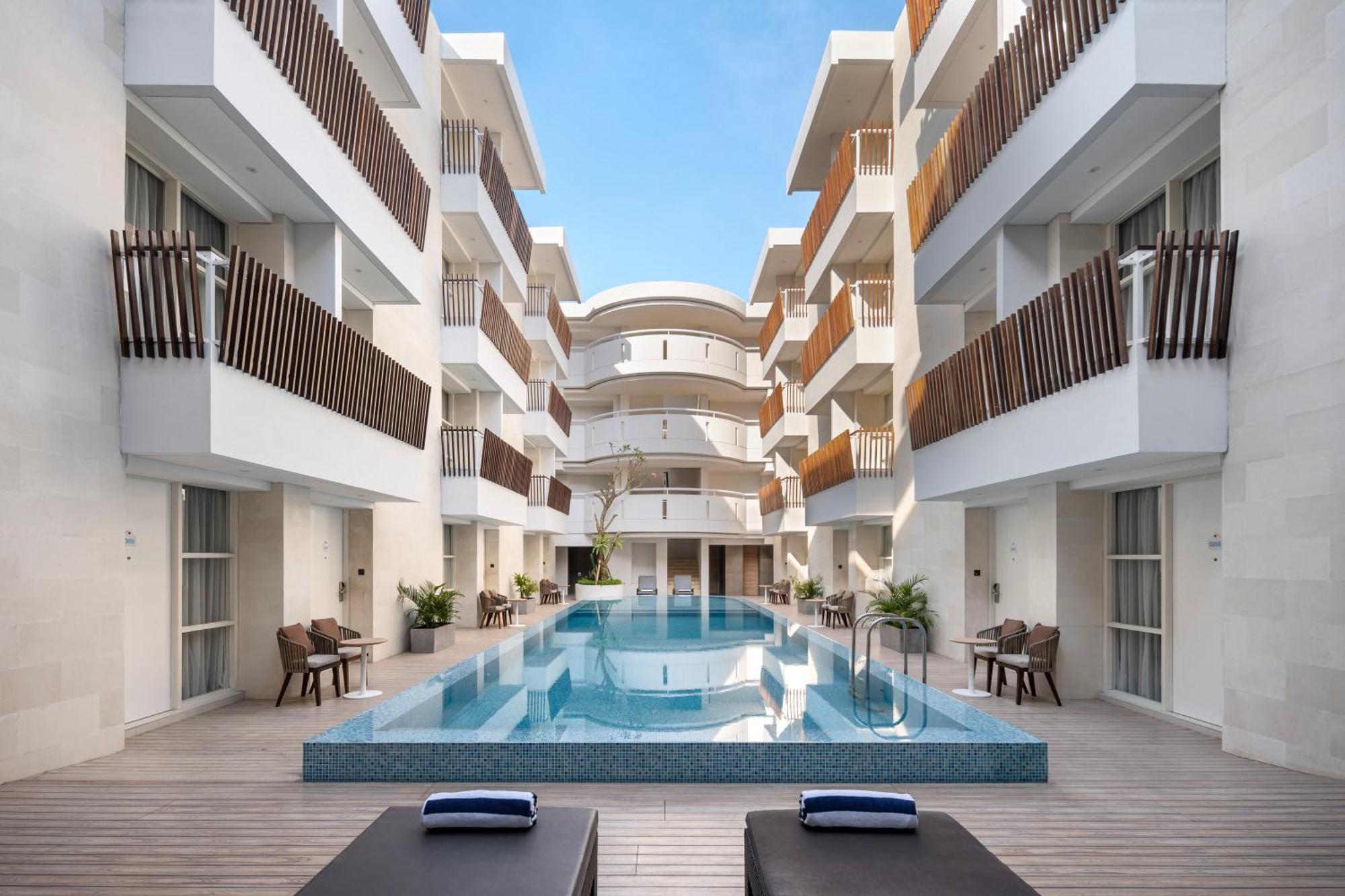 โรงแรมอธิ ชายา ซันเซ็ต โรด กูตา ภายนอก รูปภาพ