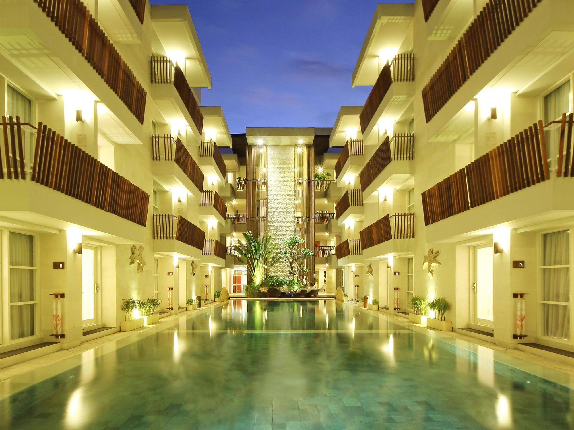 โรงแรมอธิ ชายา ซันเซ็ต โรด กูตา ภายนอก รูปภาพ