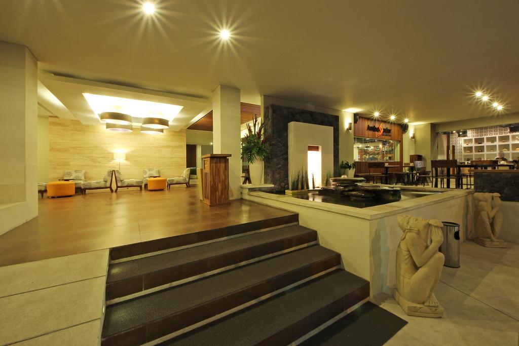 โรงแรมอธิ ชายา ซันเซ็ต โรด กูตา ภายนอก รูปภาพ