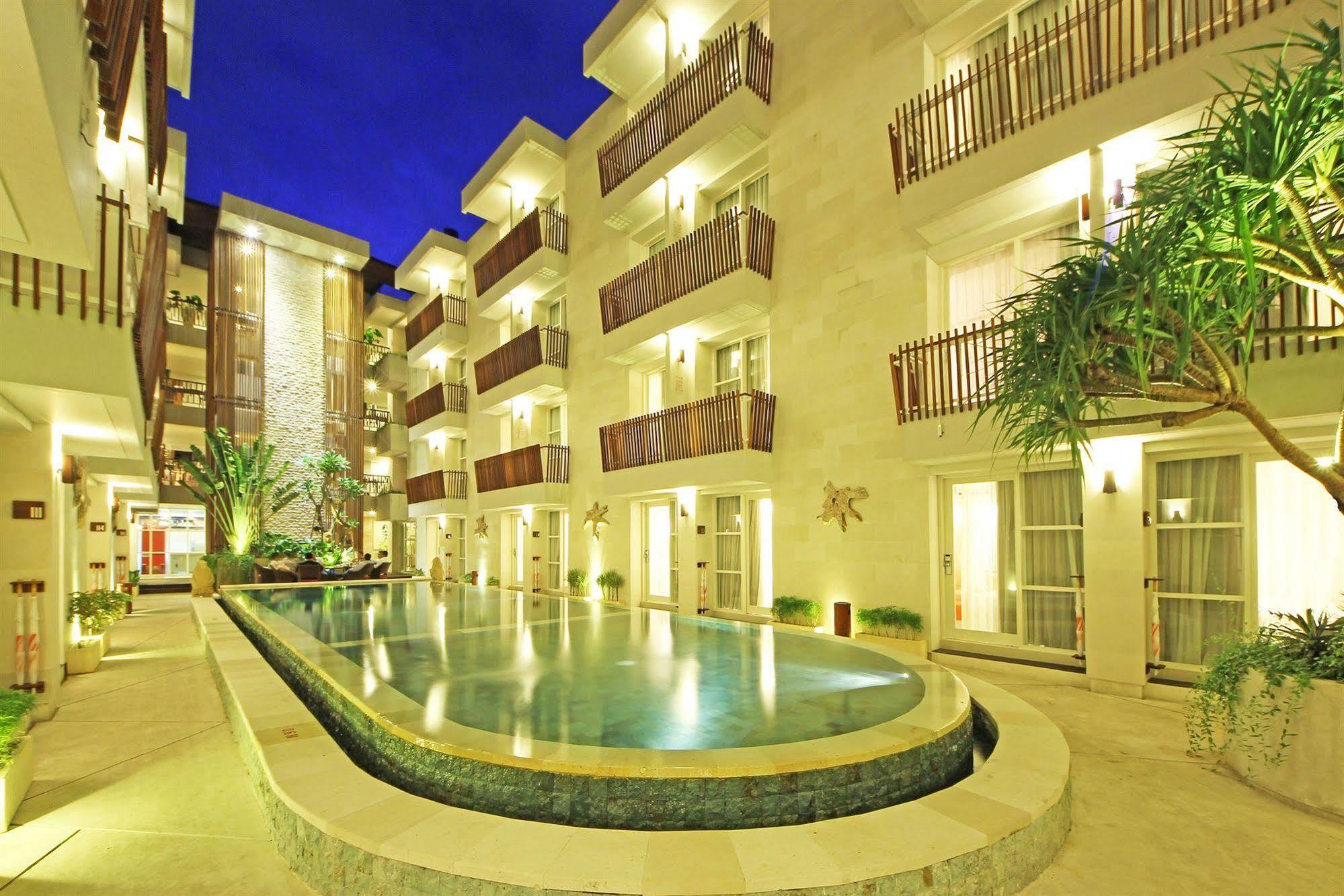 โรงแรมอธิ ชายา ซันเซ็ต โรด กูตา ภายนอก รูปภาพ